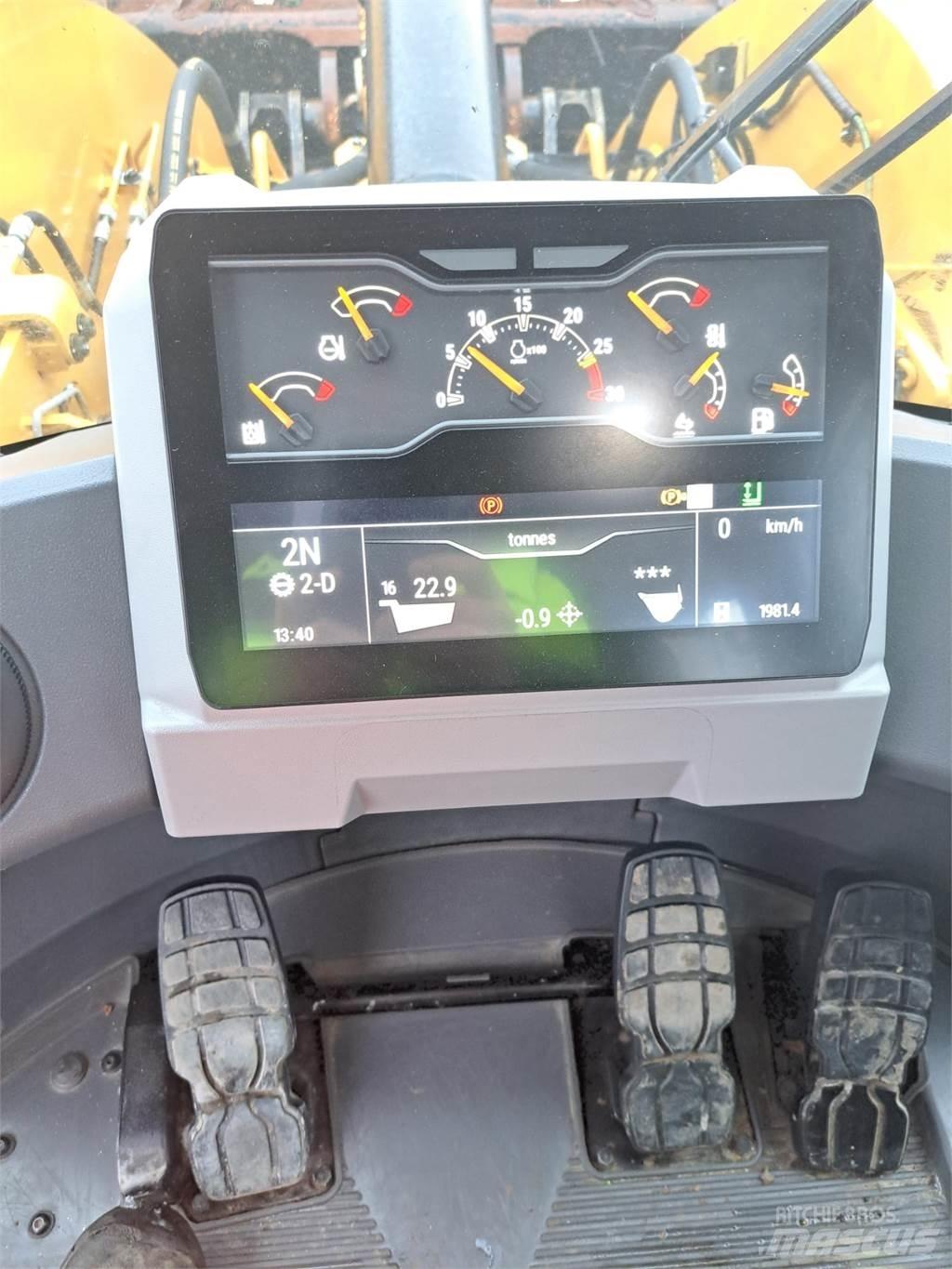 CAT 962 لوادر بعجل