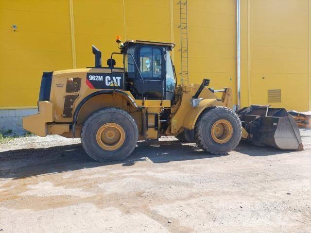 CAT 962M لوادر بعجل