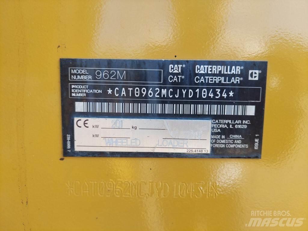 CAT 962M لوادر بعجل