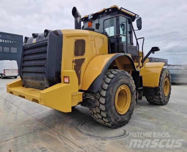 CAT 962M لوادر بعجل