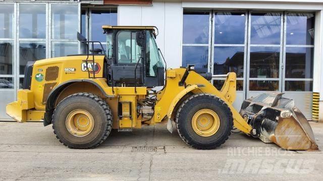 CAT 962M لوادر بعجل