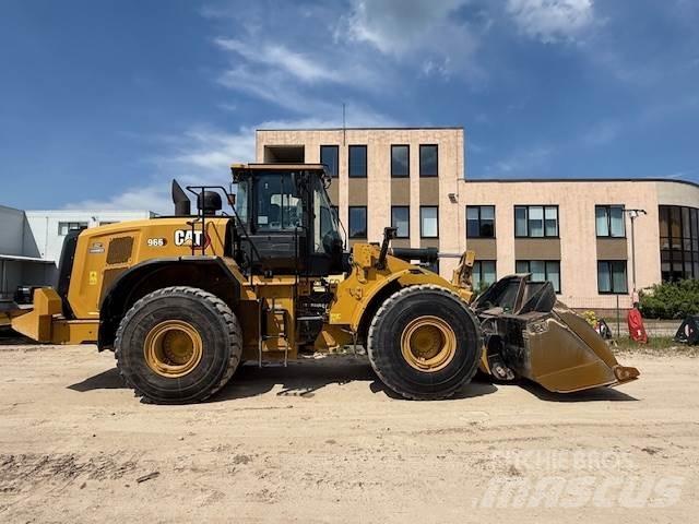 CAT 966 لوادر بعجل