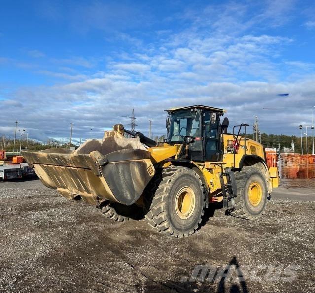 CAT 966 لوادر بعجل