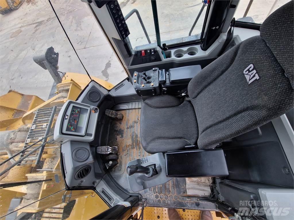 CAT 972MXE لوادر بعجل