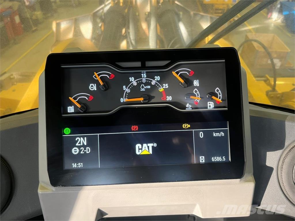 CAT 982 لوادر بعجل