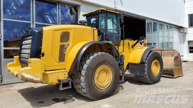 CAT 982M لوادر بعجل