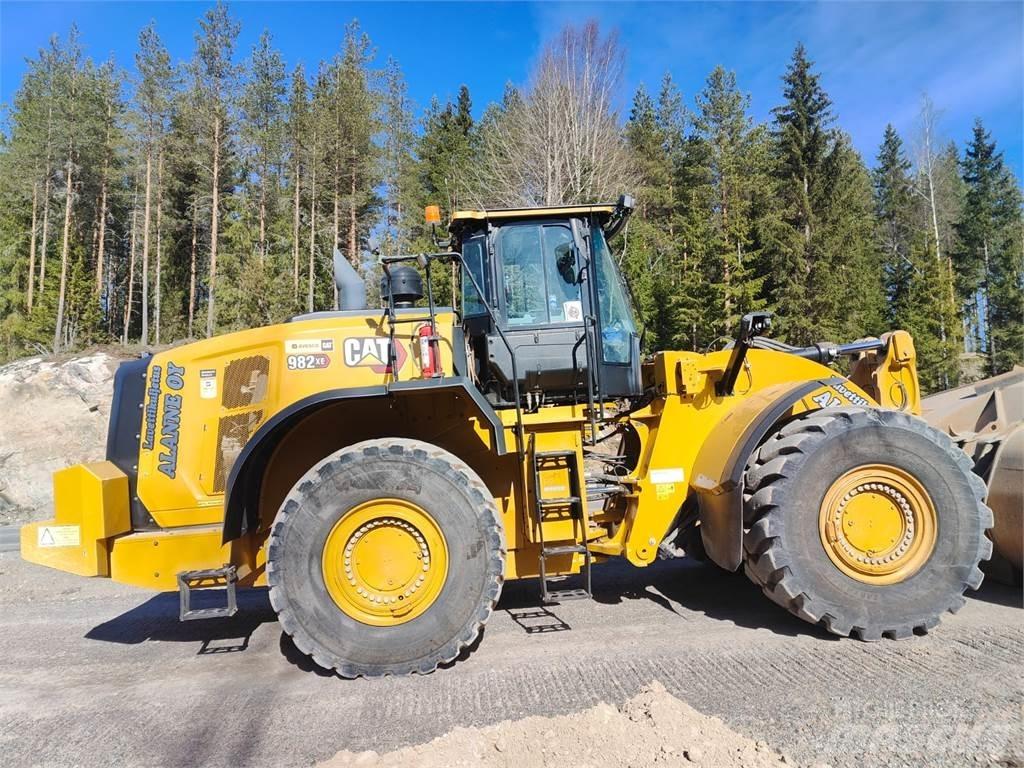 CAT 982XE لوادر بعجل
