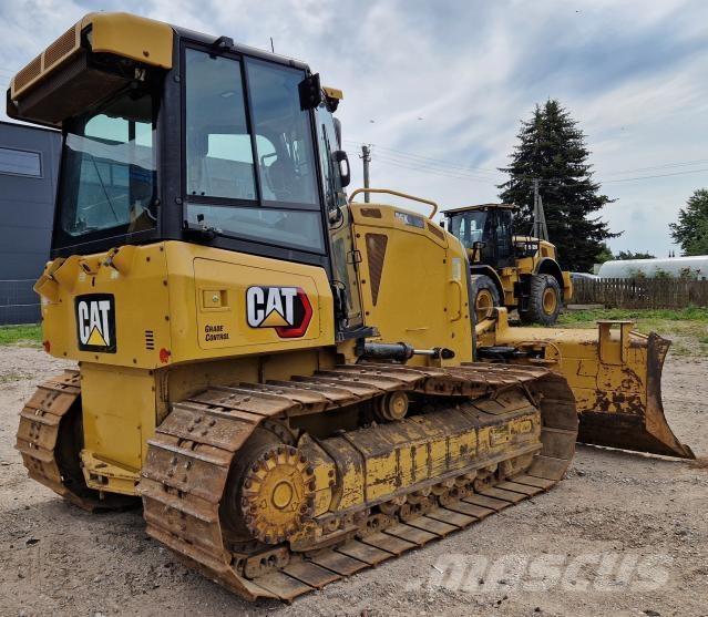 CAT D5K2 بلدوزرات مجنزرة