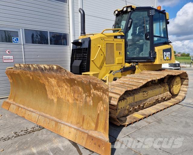 CAT D6K2 بلدوزرات مجنزرة