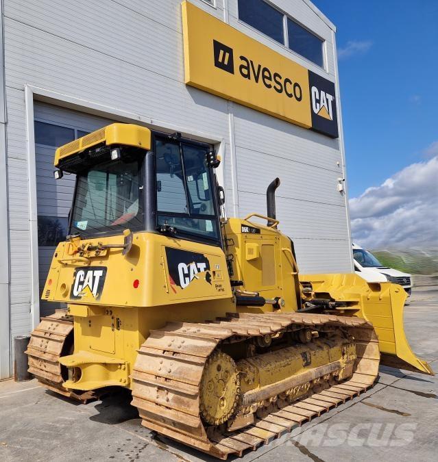 CAT D6K2 بلدوزرات مجنزرة