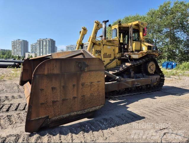 CAT D9N بلدوزرات مجنزرة