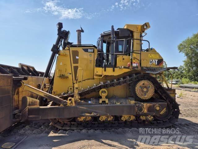 CAT D9T بلدوزرات مجنزرة