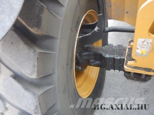 CAT TH 414C معدات مناولة لأغراض الزراعة