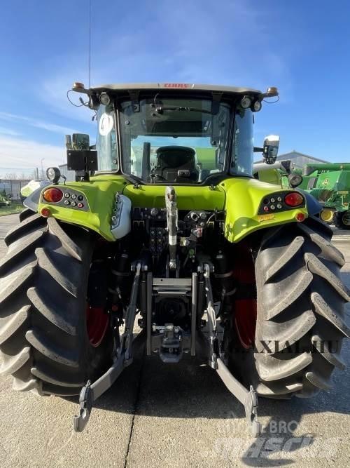 CLAAS Arion 440 الجرارات
