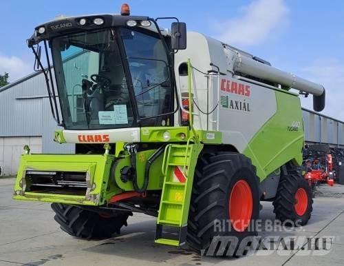 CLAAS Tucano 440 حصادات