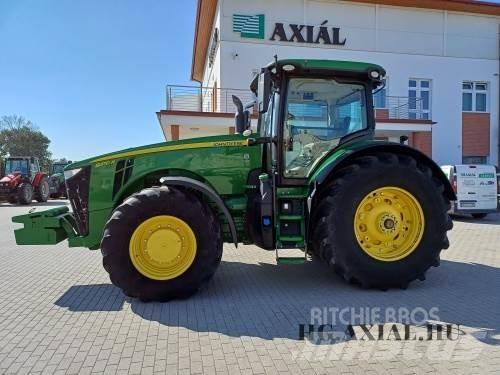 John Deere 8370R الجرارات