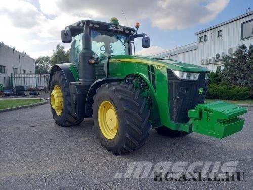 John Deere 8370R الجرارات