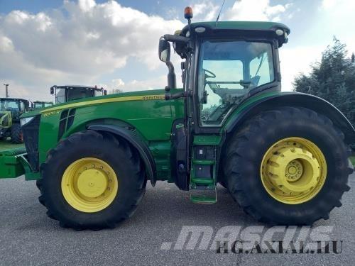 John Deere 8370R الجرارات