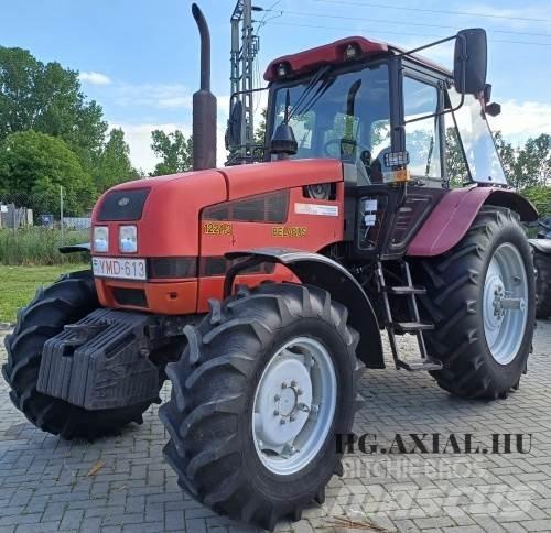 MTZ 1221.3 الجرارات
