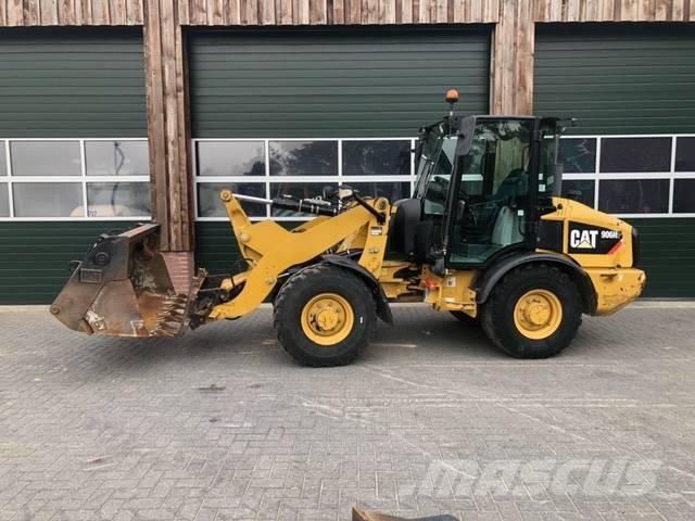 CAT 906 H 2 لوادر بعجل