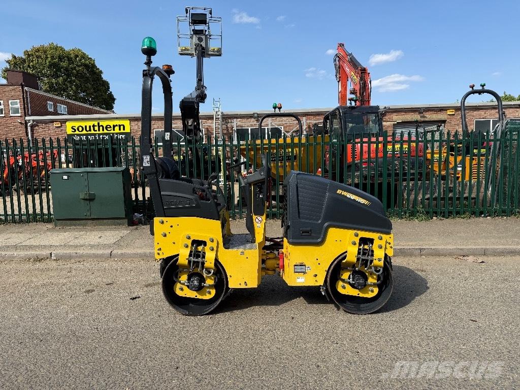 Bomag BW 80 AD-5 مداحل ثنائية الاسطوانة