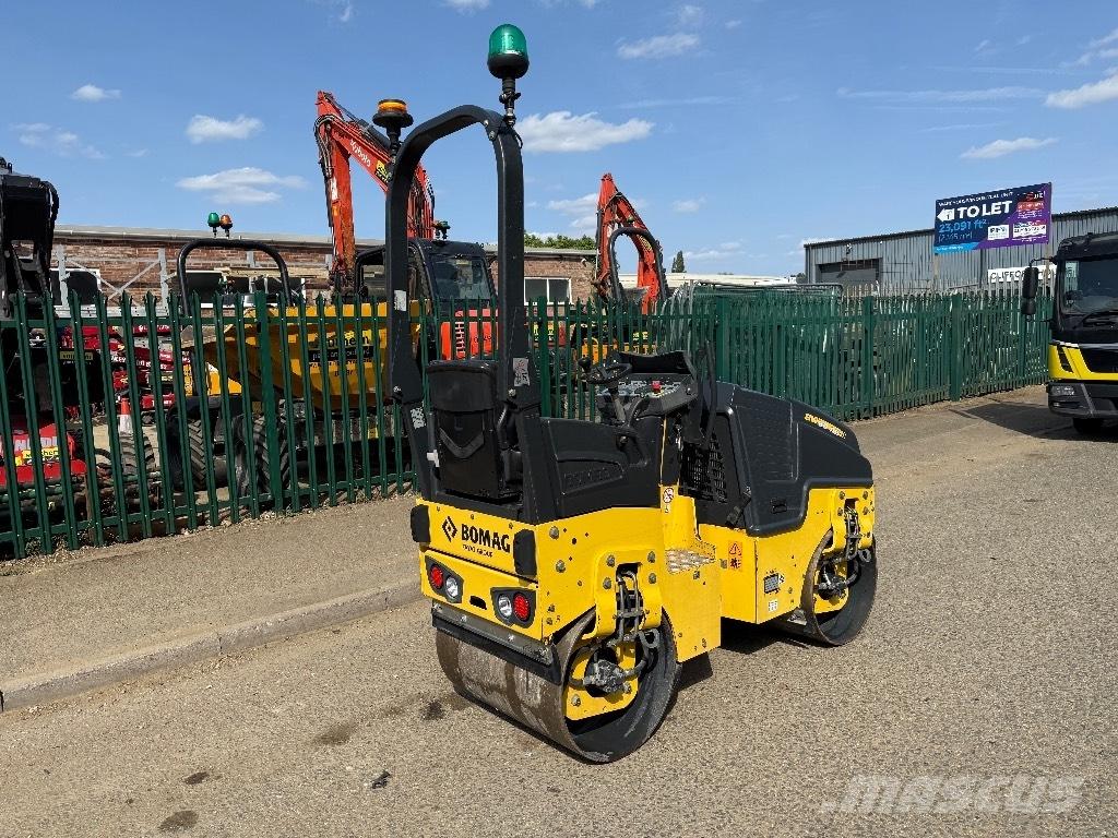 Bomag BW 80 AD-5 مداحل ثنائية الاسطوانة