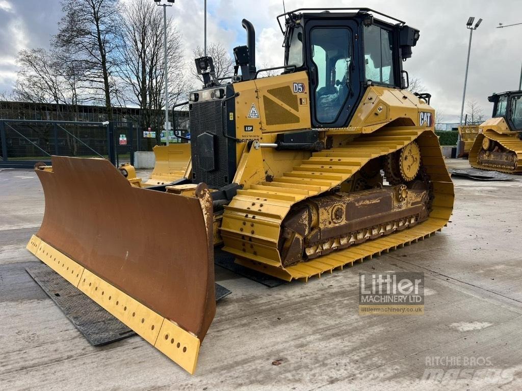 CAT D 5 LGP بلدوزرات مجنزرة