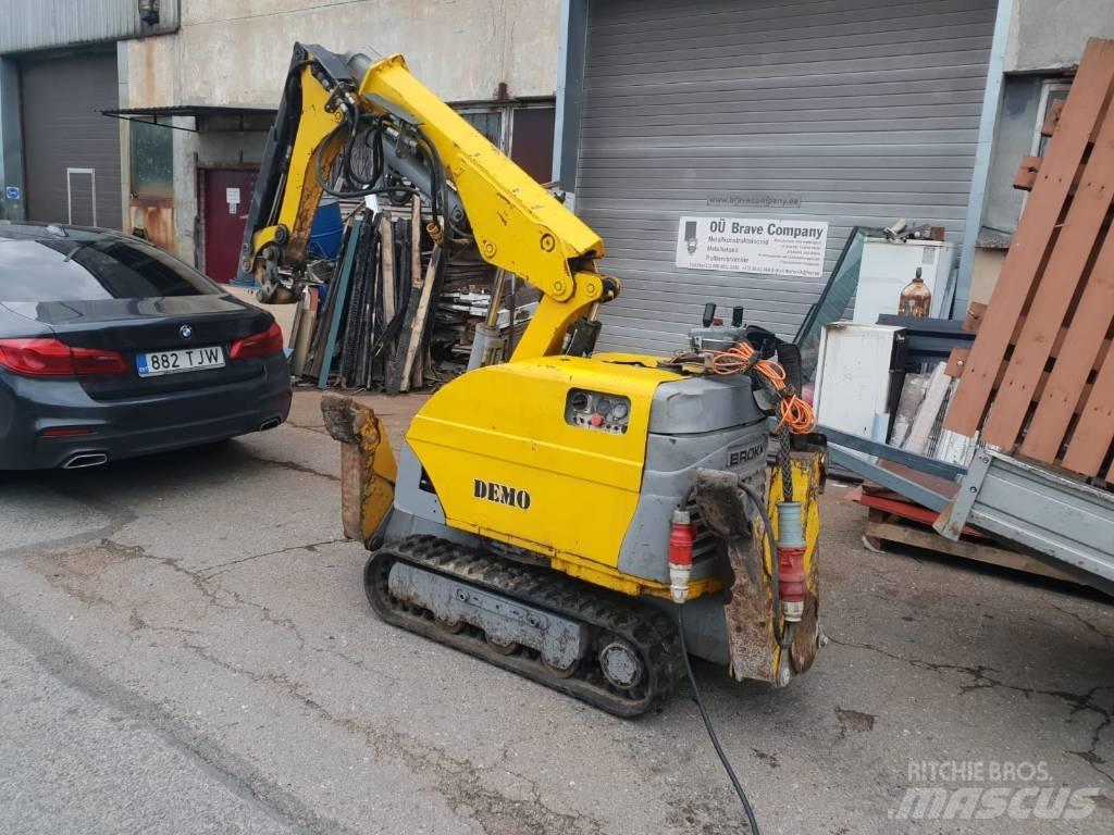 Brokk 180 حفارات هدم