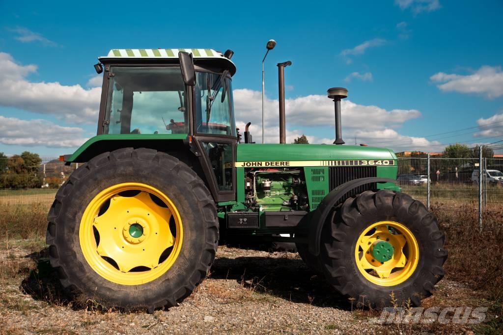 John Deere 3640 الجرارات