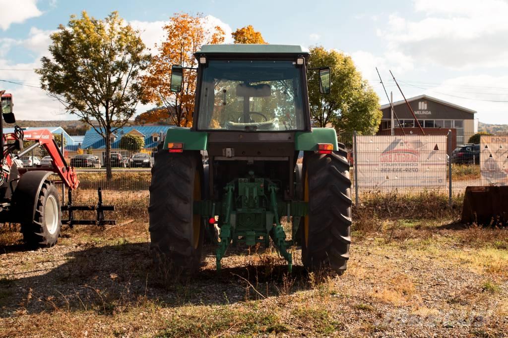 John Deere 3640 الجرارات