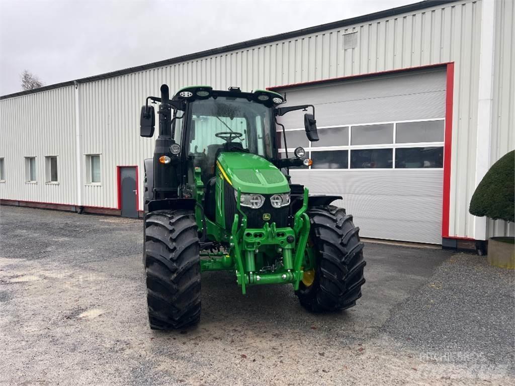 John Deere 6120M الجرارات