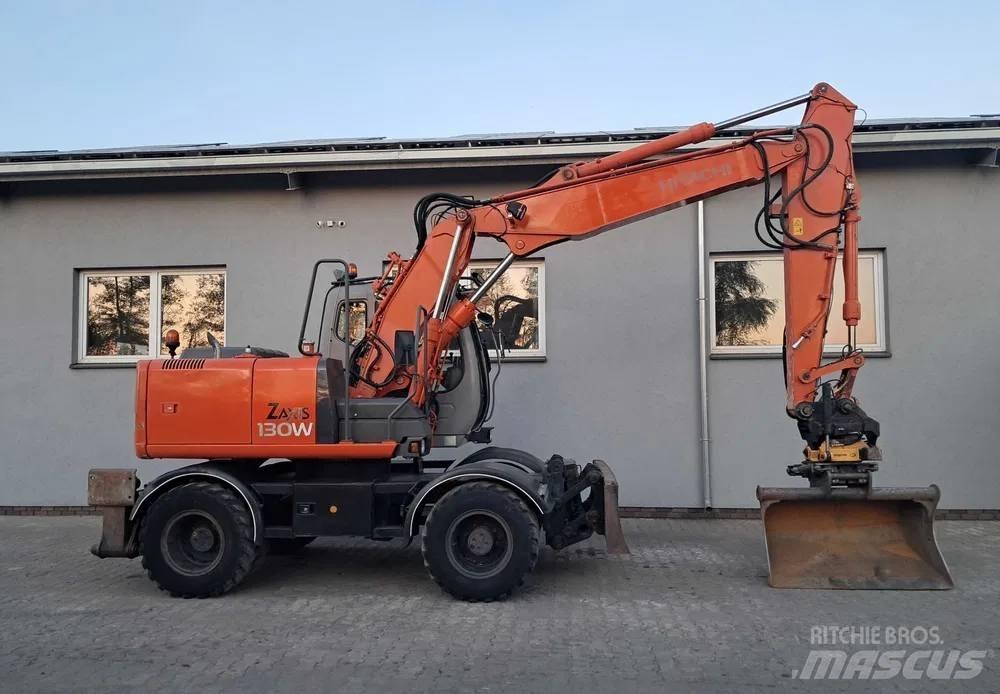 Hitachi ZX 130 W حفارات بعجل