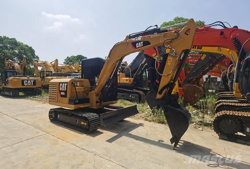 CAT 306E2 حفارات زحافة