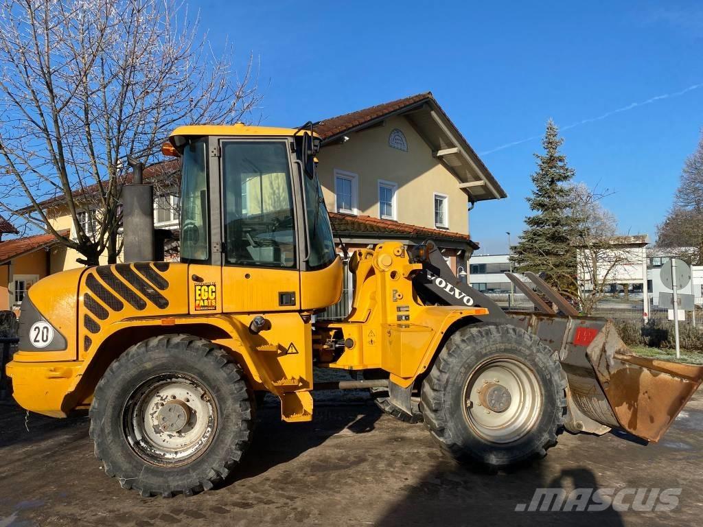 Volvo L 40 B TP لوادر بعجل