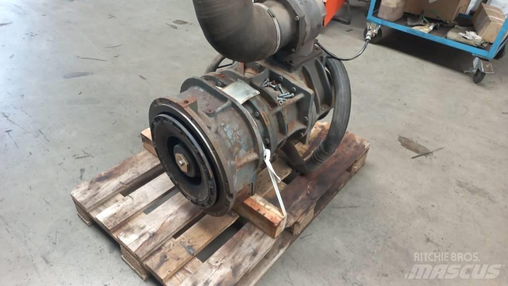 Atlas Copco XAMS 407 مكابس
