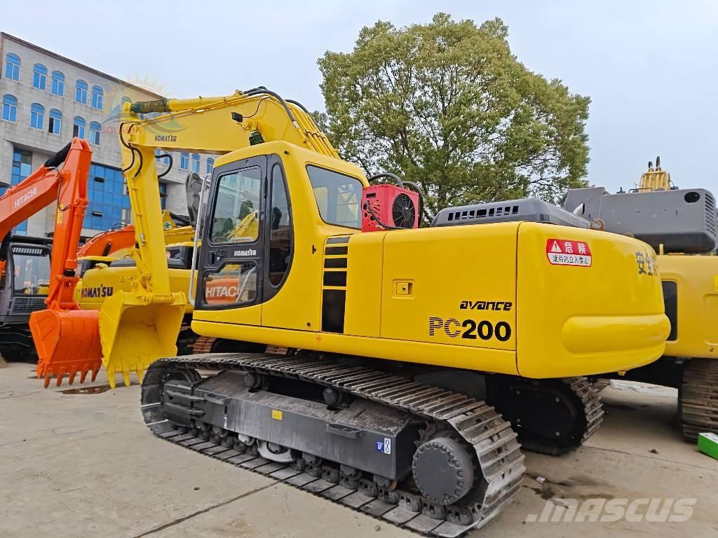 Komatsu PC 200-6 حفارات زحافة