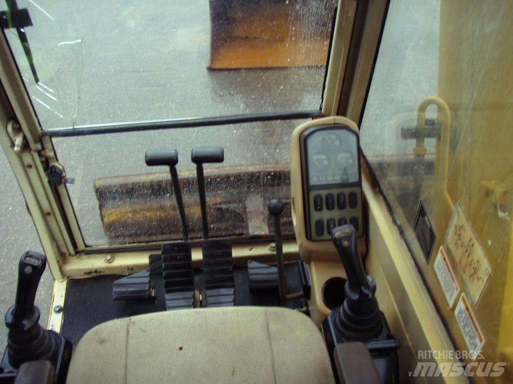 CAT 307 حفارات وسط 7 طن - 12 طن