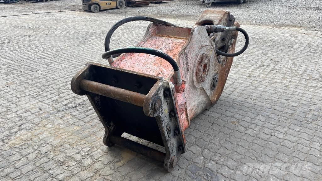 NPK G 18 J جراشات البناء