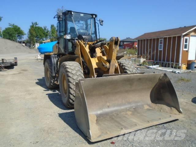 CAT 914M لوادر بعجل