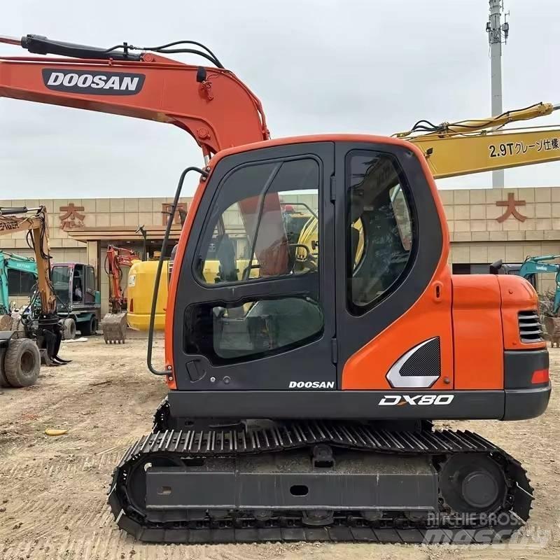 Doosan DX 80 حفارات وسط 7 طن - 12 طن