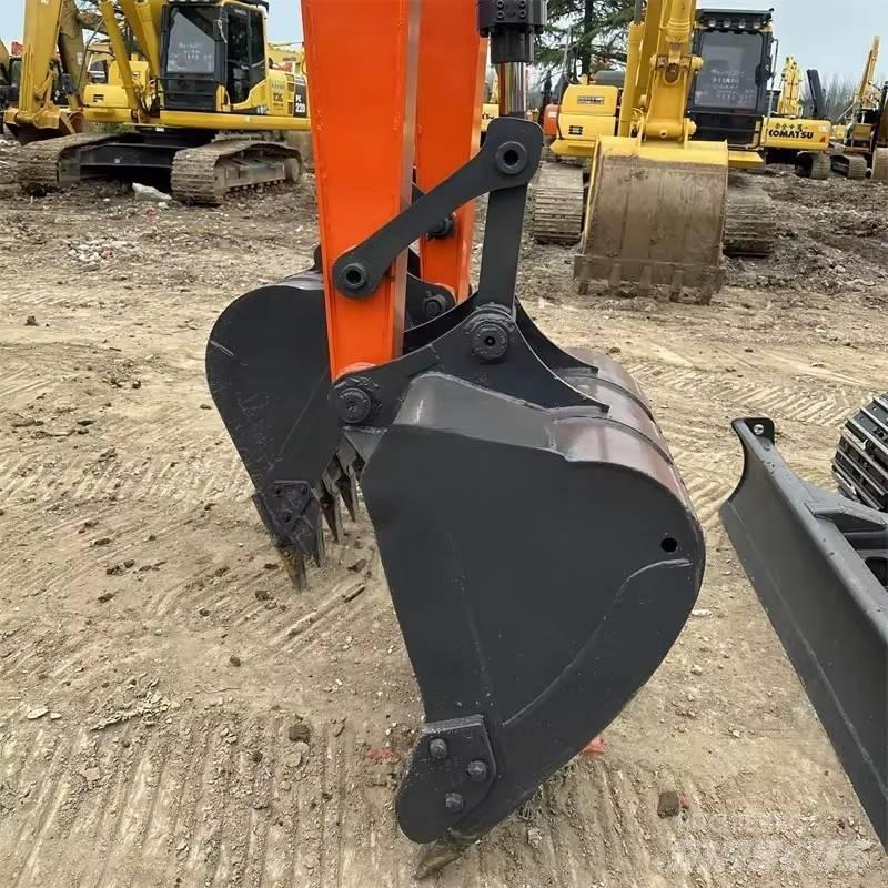 Doosan DX 80 حفارات وسط 7 طن - 12 طن