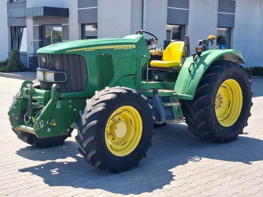 John Deere 6320 الجرارات