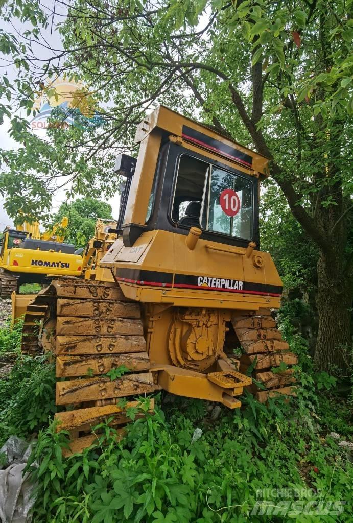 CAT D 5 N بلدوزرات مجنزرة