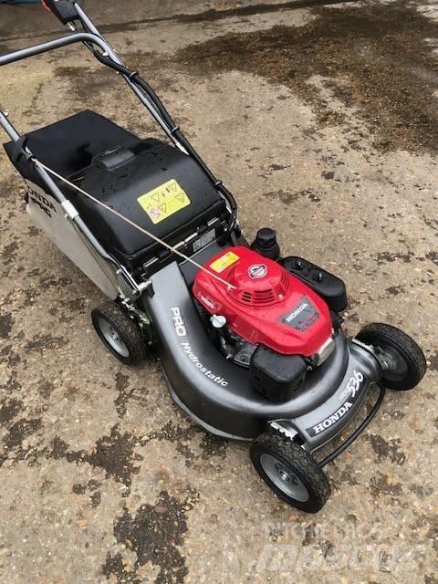 Honda HRH536HX جز العشب خلف الكهف