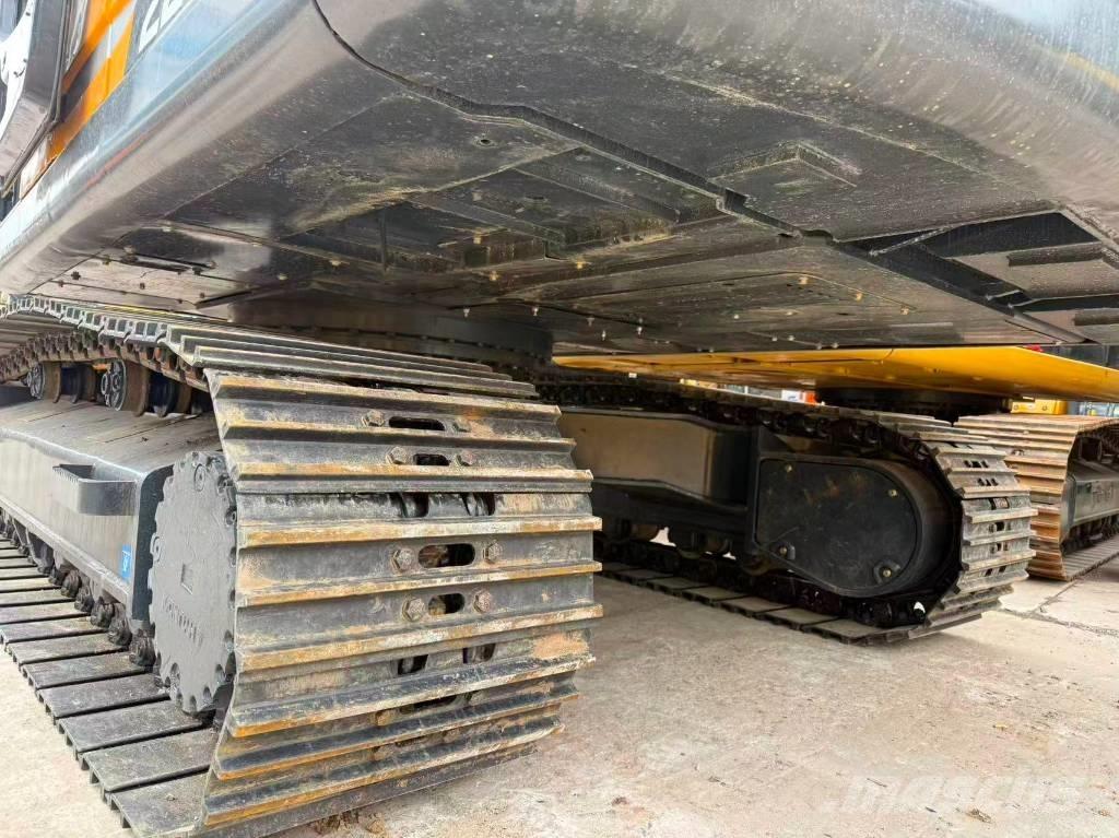 Hyundai R220LC-9S حفارات وسط 7 طن - 12 طن