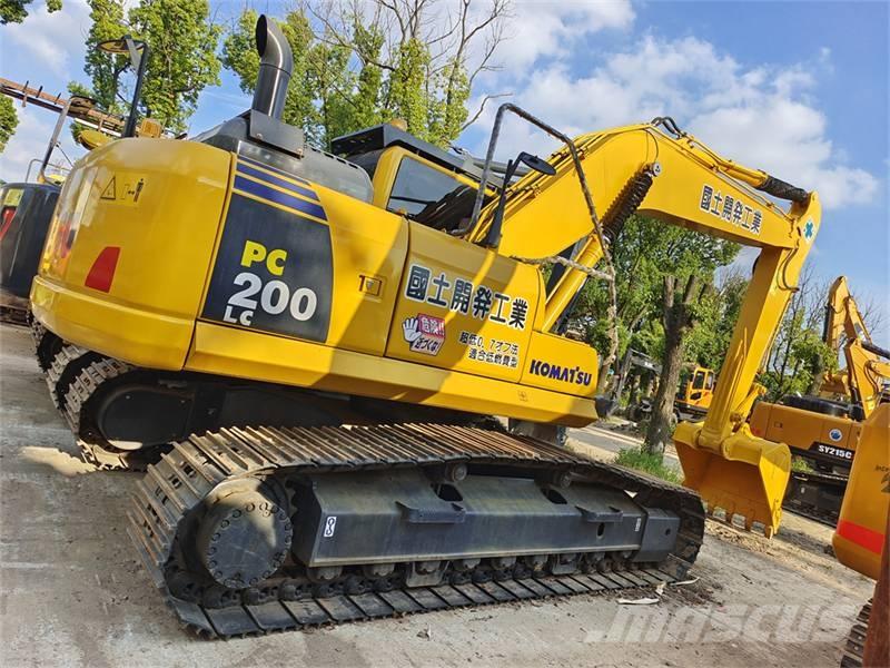 Komatsu PC 200 حفارات زحافة