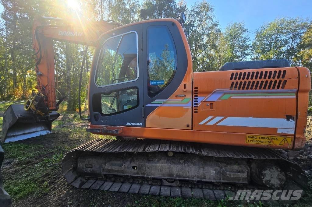 Doosan DX 140 LC حفارات زحافة