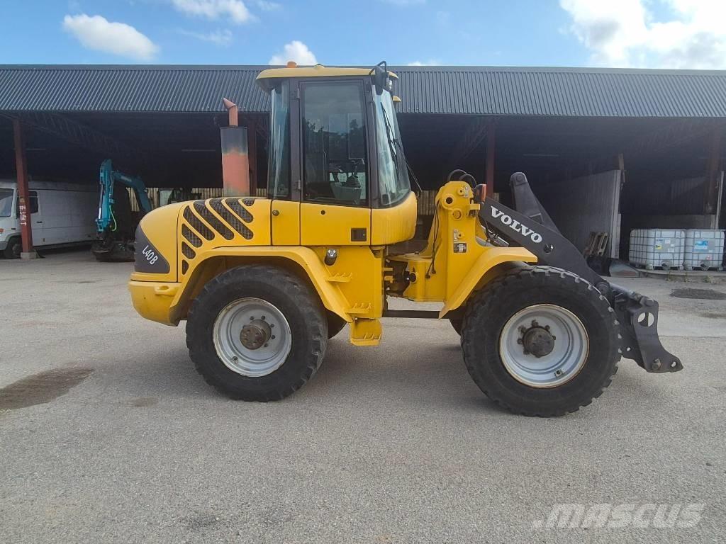 Volvo L 40 B لوادر بعجل