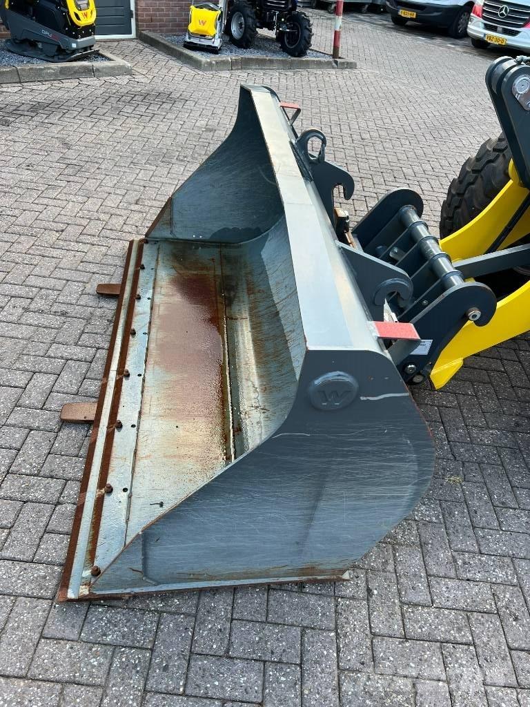 Wacker Neuson WL 60 لوادر بعجل