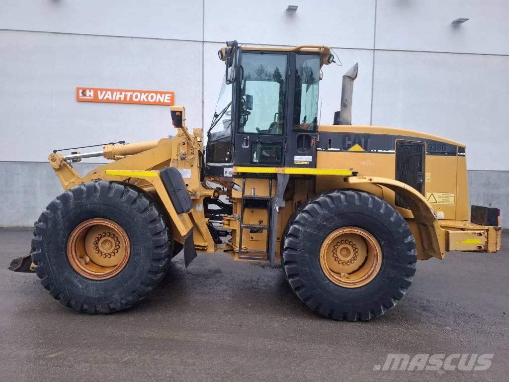 CAT 938 G لوادر بعجل
